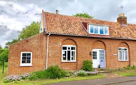 1 Tunns Cottages, Rushmere, Nr Beccles