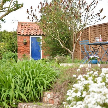 1 Tunns Cottages, Rushmere, Nr Beccles Exterior photo