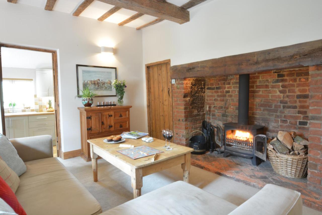1 Tunns Cottages, Rushmere, Nr Beccles Exterior photo